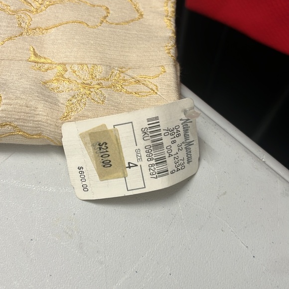 Kay Unger Two PCS Elegant Suite. NWT - Picture 13 of 16